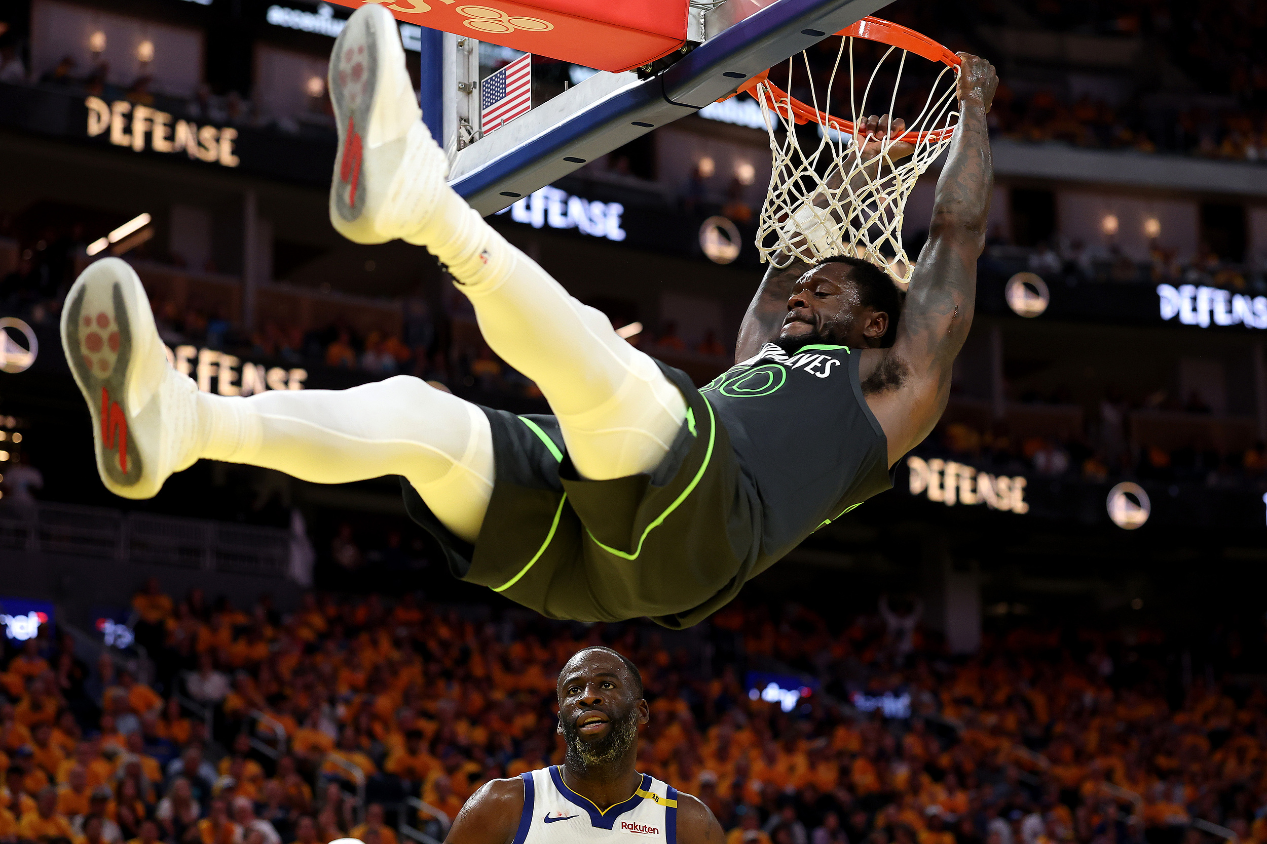 华体会体育入口-🎤薪资专家：兰德尔有资格和森林狼签下一份4年1.94亿美元的合同