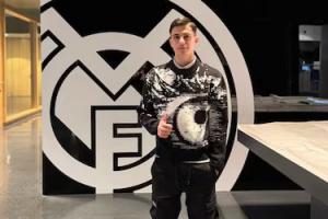 阿斯报：皇马和16岁迪亚兹签下职业合同，他被视为卡瓦哈尔接班人